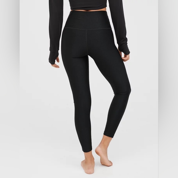 Offline by Aerie Ribbed Shine High Waisted 7/8 Legging in Black Size M - Picture 2 of 11